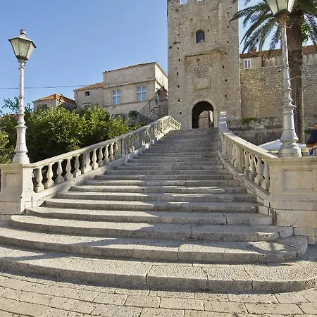 Dom wakacyjny House In With Terrace, Air Conditioning, Wifi 3709-2 Zrnovo