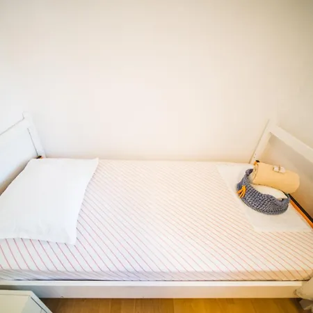 Dom wakacyjny House In With Terrace, Air Conditioning, Wifi 3709-2 Zrnovo