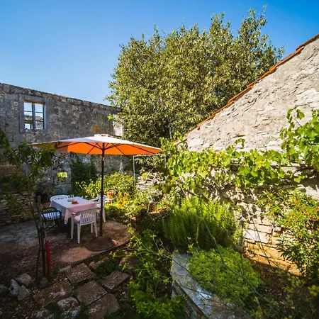 House In With Terrace, Air Conditioning, Wifi 3709-2 Dom wakacyjny *