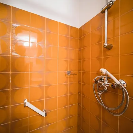 House In With Terrace, Air Conditioning, Wifi 3709-2 Zrnovo