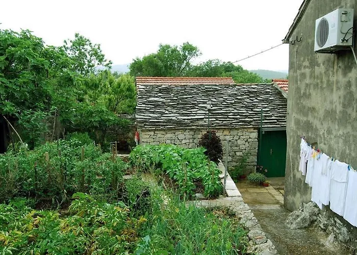 Nyaraló House In With Terrace, Air Conditioning, Wifi 3709-2 Žrnovo